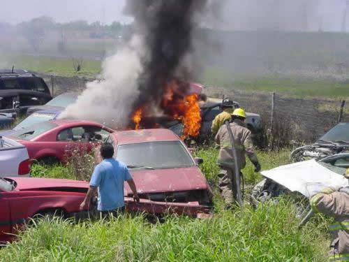 Fuego se le sale de control al Departamento de Bomberos